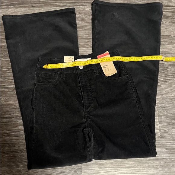 Levi's Women's High Rise Black Jeans - Picture 4 of 7